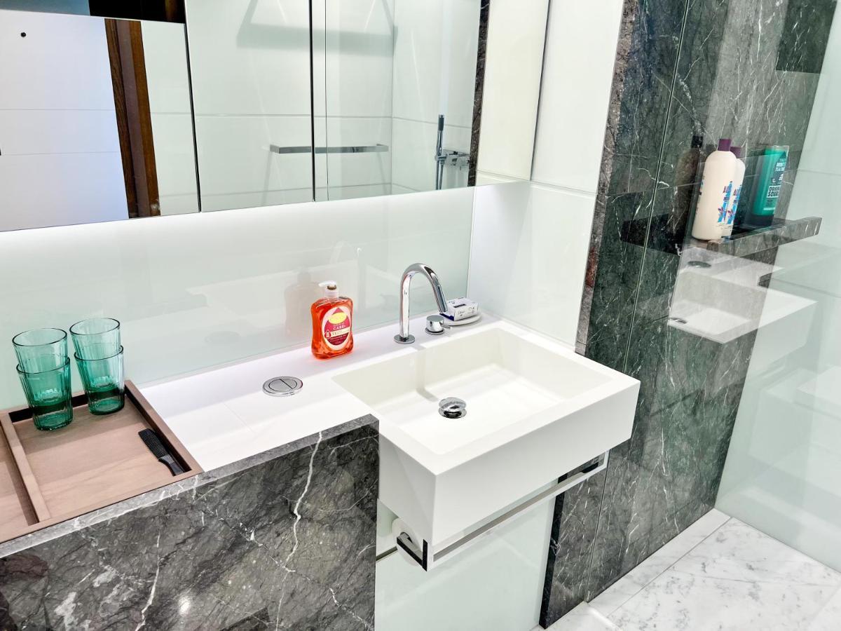 Deluxe Entire Studio Next To London Eye & Trafalgar Square Aparthotel Exterior photo